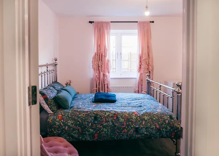 Oakley Place * بريستول